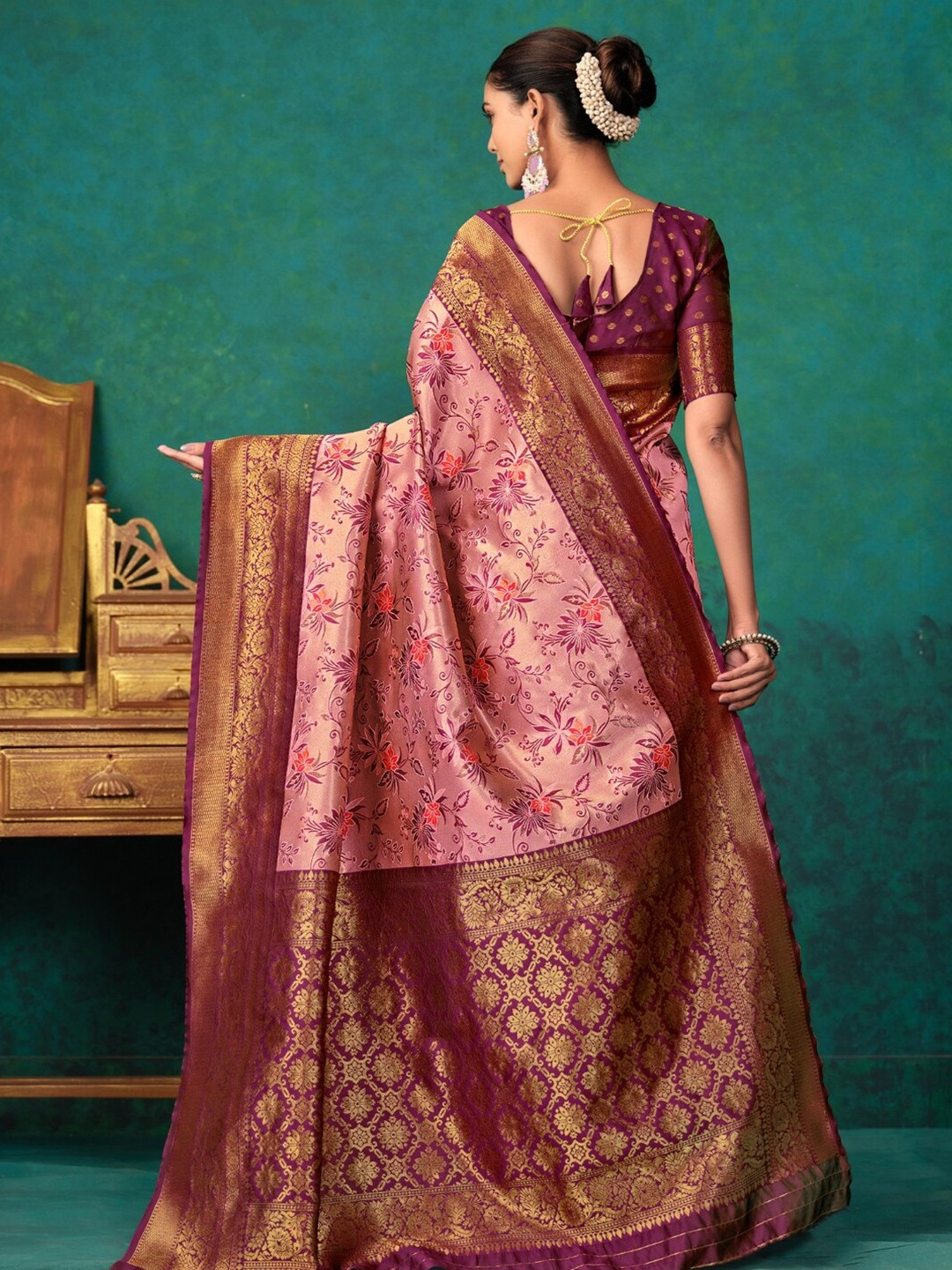 KALINI - Ethnic Motifs Woven Design Zari Paithani Saree