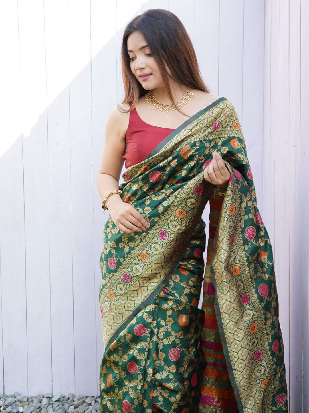 KALINI - Ethnic Motifs Jacquard Woven Design Zari Detailed Kanjeevaram Saree