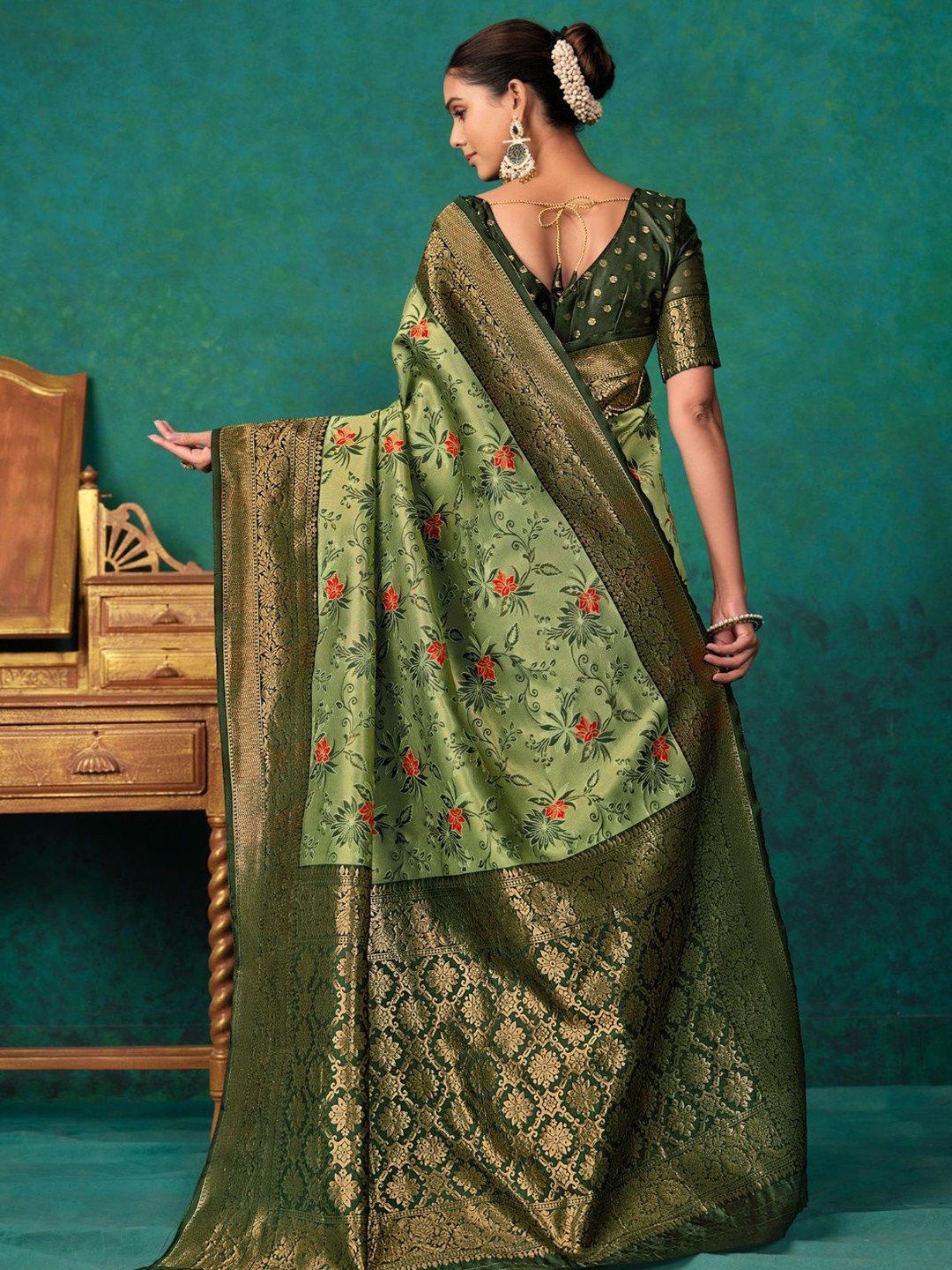 KALINI- Ethnic Motifs Woven Design Zari Paithani Saree