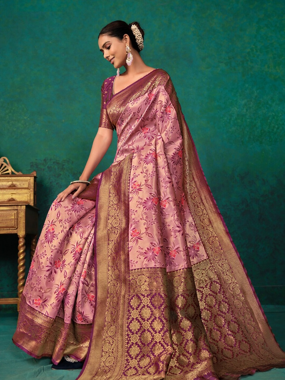 KALINI - Ethnic Motifs Woven Design Zari Paithani Saree